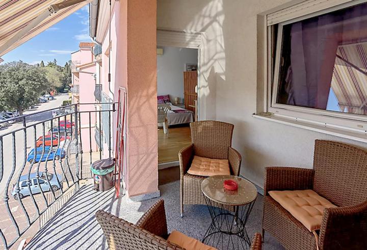 Lungo Mare Apartment With Terrace プーラ エクステリア 写真