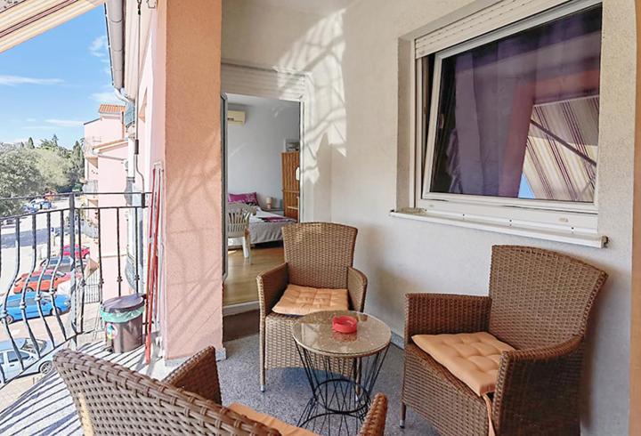 Lungo Mare Apartment With Terrace プーラ エクステリア 写真