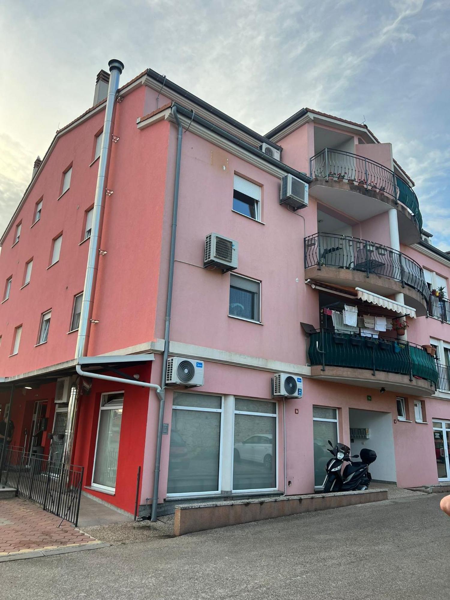 Lungo Mare Apartment With Terrace プーラ エクステリア 写真